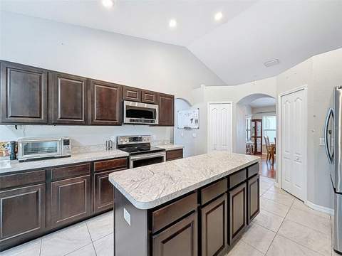 13046 Kildeer Road, Weeki Wachee FL - photo 10 of 61