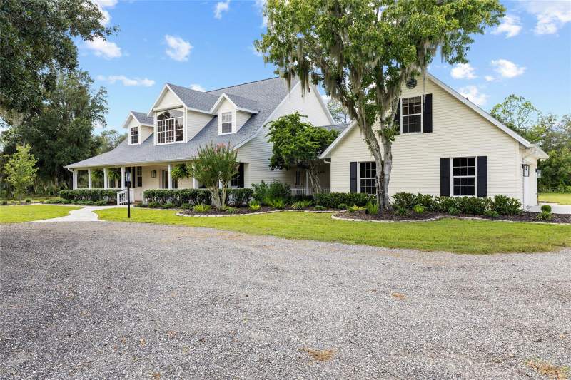 5 bedroom Single Family Residence at 1070 Bel Air Star Parkway, Bel-Air Estates, Sarasota — photo 5