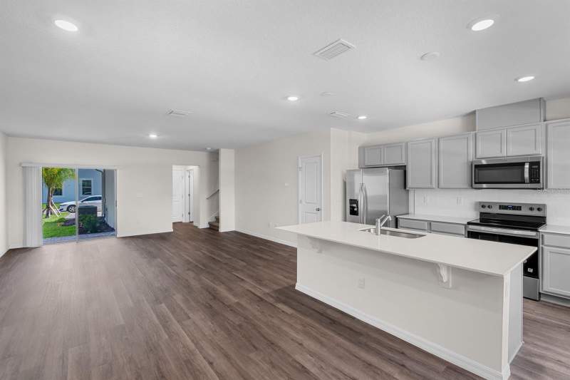 3 bedroom Townhouse at 16516 Barbours Creek Way, Waterleigh, Winter Garden — photo 2