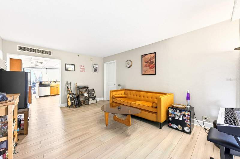 2 bedroom Condominium at 151 E Washington Street #218, Metropolitan/Lk Eola, Orlando — photo 5