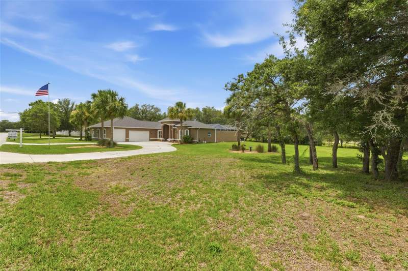 3 bedroom Single Family Residence at 11145 Mountain Mockingbird Rd, Royal Highlands, Weeki Wachee — photo 2