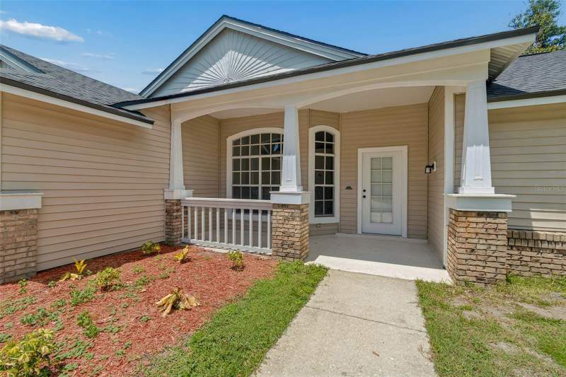 3 bedroom Single Family Residence at 3315 Silverpond Drive, Walden Lake Unit 33 1 Ph A, Plant City — photo 2