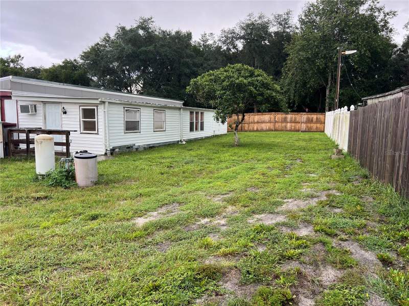 2 bedroom Mobile Home at 31800 E Skyline Drive, Frst Hills, Deland — photo 4