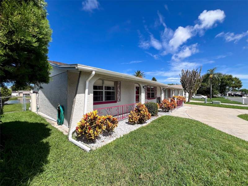 3 bedroom Single Family Residence at 2349 Hama Drive, Tahitian Homes, Holiday — photo 4