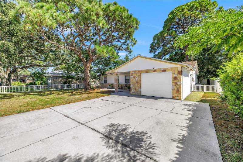 4 bedroom Single Family Residence at 518 62nd Avenue, Edgemoor Estates, St Petersburg — photo 2