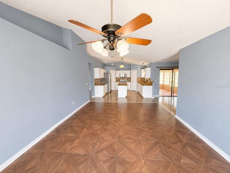 4 bedroom Single Family Residence at 309 Alegriano Court, Poinciana Village 1 Nbhd 2, Kissimmee — photo 4