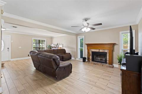 16126 Country Crossing Drive, Tampa FL - photo 6 of 6