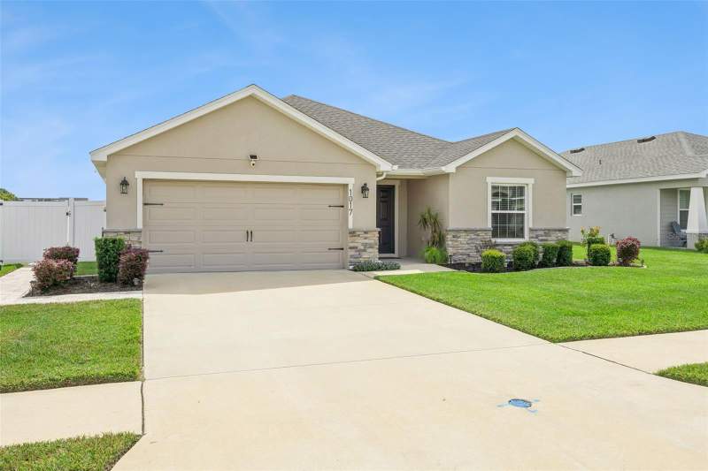 3 bedroom Single Family Residence at 1017 Montgomery Lane, Auburn Cove Ph 2 & 3, Polk City — photo 2
