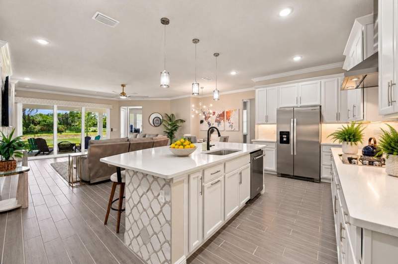 4 bedroom Single Family Residence at 7449 Sea Manatee Street, Parrish Lks Ph Iia1 & Iia2 & I, Parrish — photo 2
