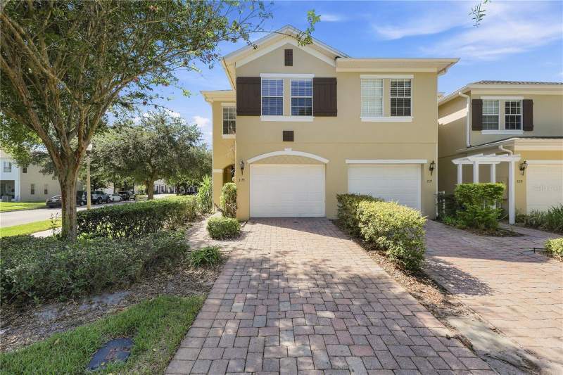 3115 CAPRI ISLE WAY home for sale in Villa Capri Metrowest