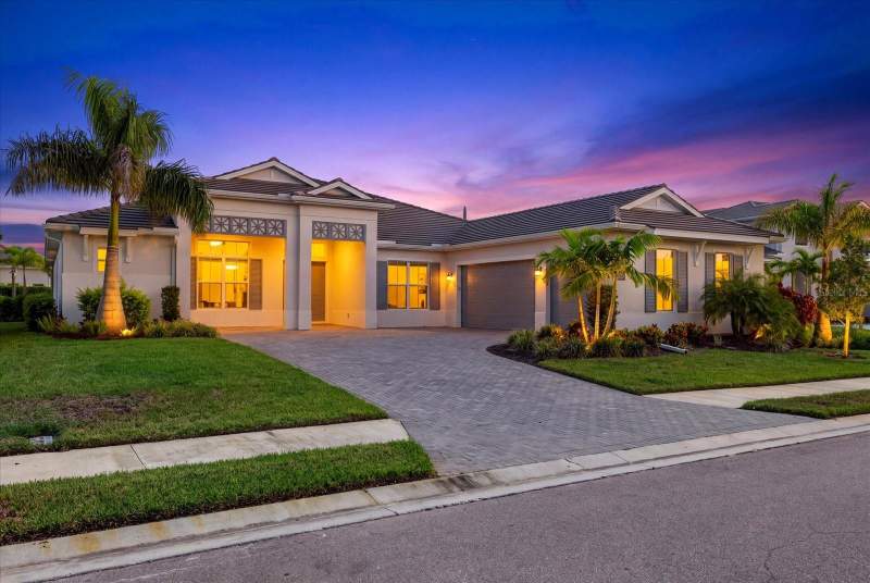 4 bedroom Single Family Residence at 8133 Nevis Run, Isles At Lakewood Ranch, Lakewood Ranch — photo 3