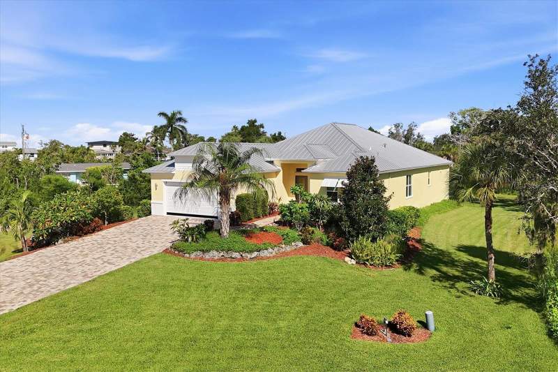 3 bedroom Single Family Residence at 1914 Kennedy Court, Bayside, Terra Ceia — photo 2