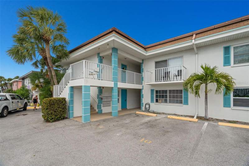1 bedroom Condominium at 11655 3rd Street #1, Isla Del Capri Adult, Treasure Island — photo 2