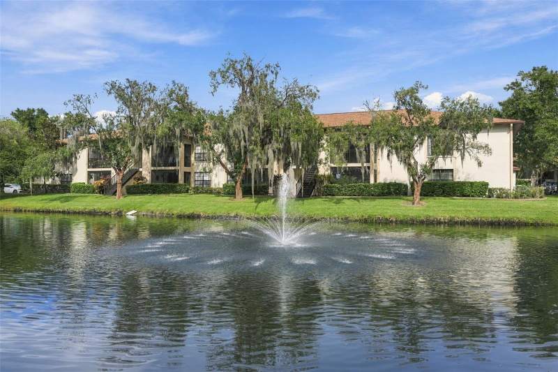 2 bedroom Condominium at 3380 Crystal Court #P, Crystal Lake Condo, Palm Harbor — photo 2