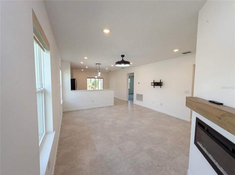 3 bedroom Single Family Residence at 8359 SW 54th Loop, Stone Crk By Del Webb Sundance, Ocala — photo 4