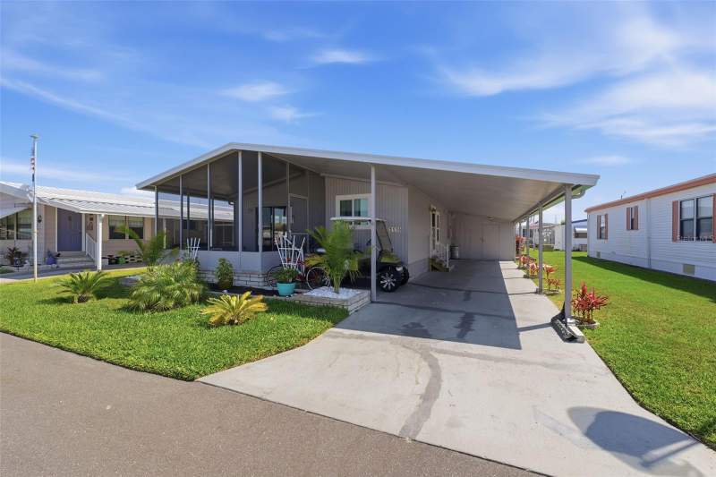 2 bedroom Manufactured Home at 2116 Kona Drive, Lake Conley Mhp, Holiday — photo 2