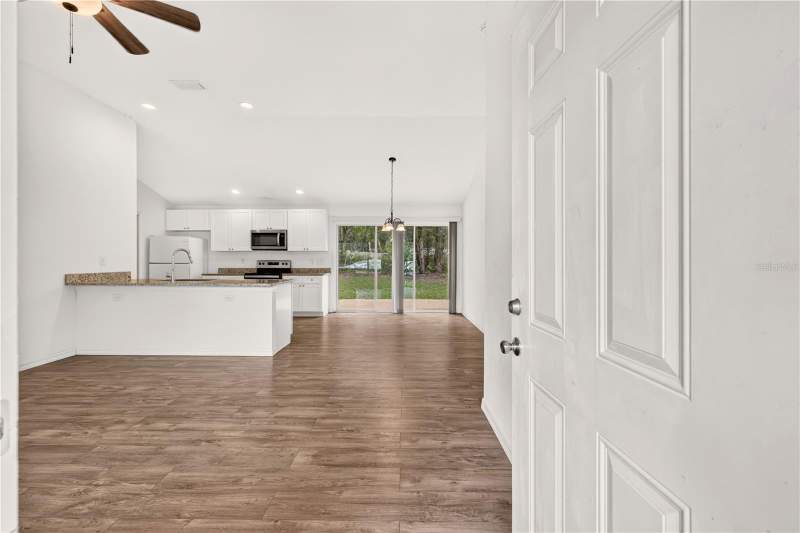 3 bedroom Single Family Residence at 6255 SE 165th Court, Woods & Lakes, Ocklawaha — photo 4
