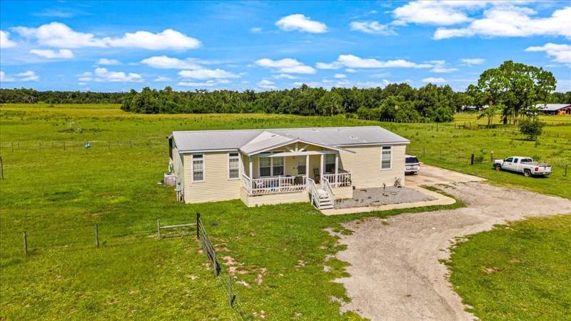 4 bedroom Single Family Residence at 16996 Waterline Road, Acreag0001, Bradenton — photo 3