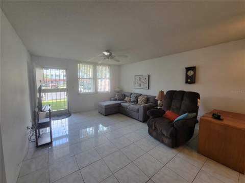 4915 Bay Street #122, St Petersburg FL - photo 7 of 41