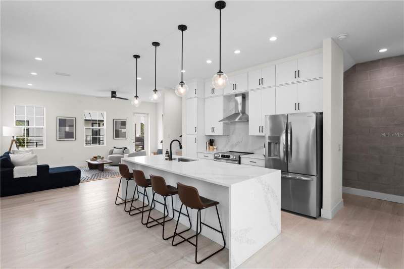 3 bedroom Townhouse at 2742 5th Avenue, Canvas Twnhms, St Petersburg — photo 3