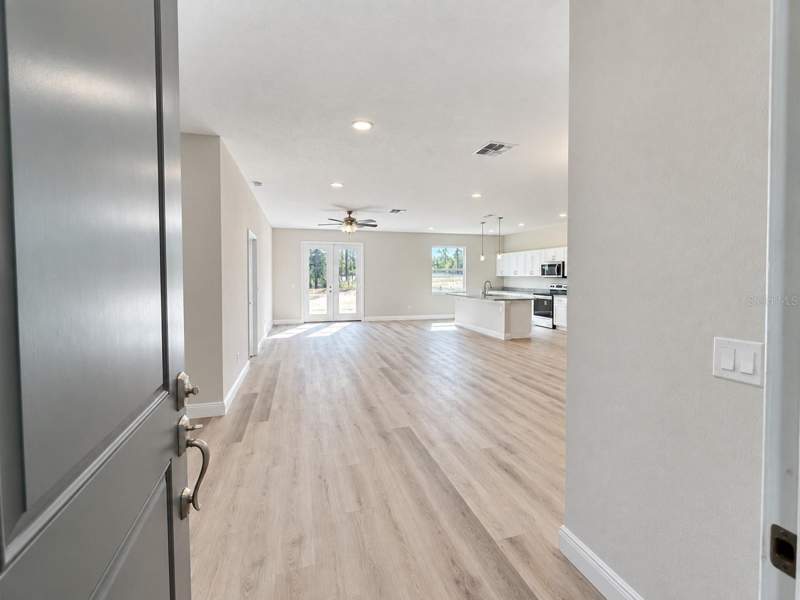 4 bedroom Single Family Residence at 21521 SW Marine Boulevard, Rainbow Lakes Estates, Dunnellon — photo 2