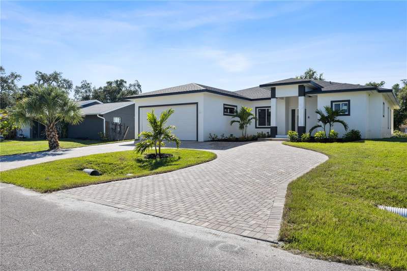 4 bedroom Single Family Residence at 1157 Vernon Avenue, Port Charlotte Sec 008, Port Charlotte — photo 3