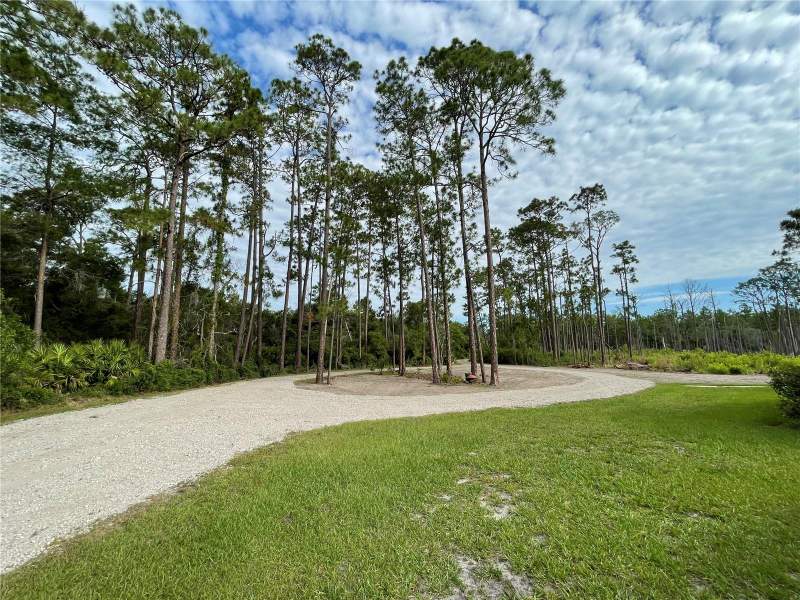 4 bedroom Single Family Residence at 349 Seminole Woods Blvd, Seminole Woods 5 Ac Dev, Geneva — photo 4