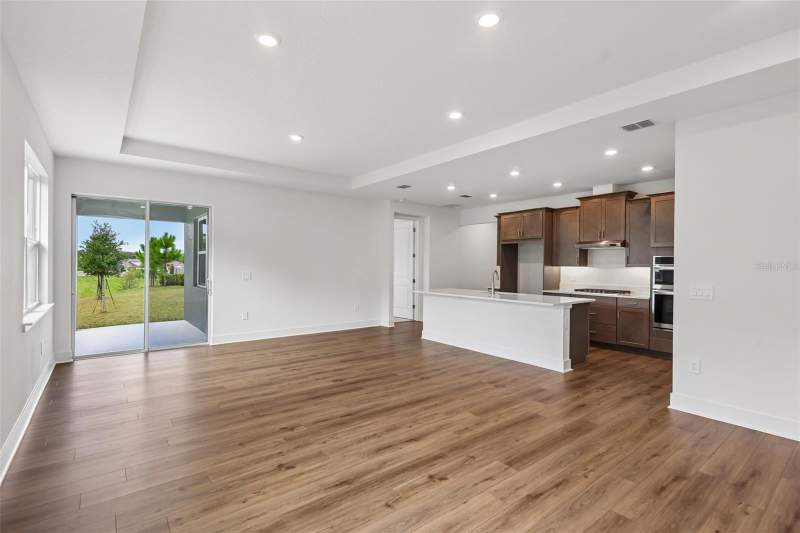4 bedroom Single Family Residence at 826 EMERALD GROVE DRIVE, EDEN CREST, APOPKA — photo 2