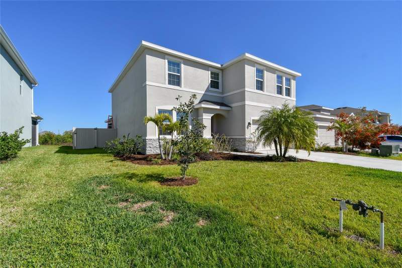 4 bedroom Single Family Residence at 10741 Charlotte Drive, Bella Lago Ph I, Parrish — photo 2