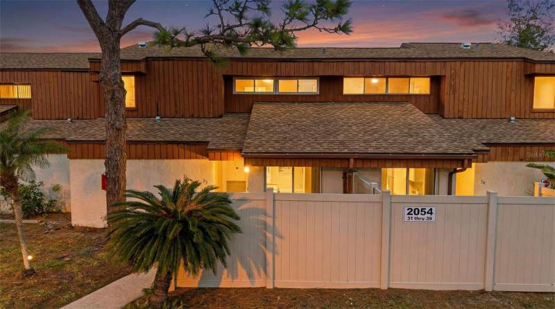 Woodlake 1 Condo