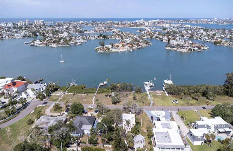 2 bedroom Single Family Residence at 662 Villagrande Avenue, Pasadena On The Gulf Sec C, St Petersburg — photo 3