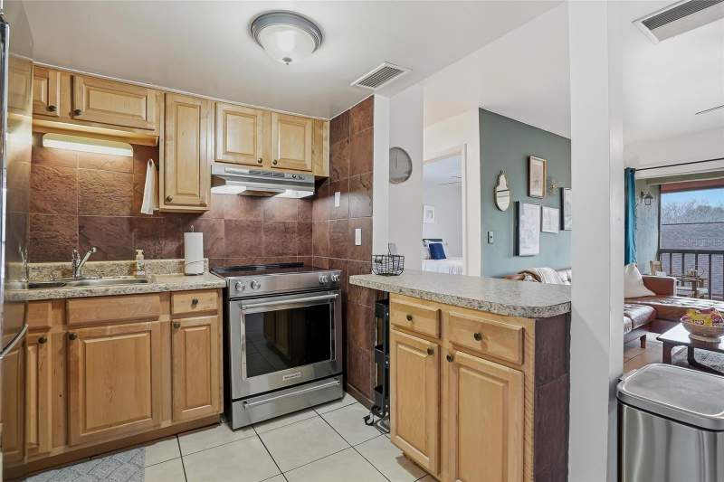 1 bedroom Condominium at 8602 Champlain Court #90, Whisper Lake A Condo, Tampa — photo 5