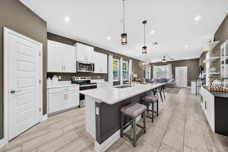 3 bedroom Single Family Residence at 1821 27th Street, Tangerine Highlands, St Petersburg — photo 2
