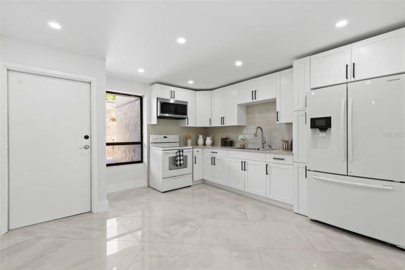 2 bedroom Condominium at 2614 Cove Cay Drive #106, Cove Cay 26-14 Village I, Clearwater — photo 4