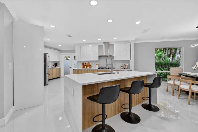 4 bedroom Single Family Residence at 219 Miramar Boulevard, Snell Isle Brightwaters, St Petersburg — photo 5