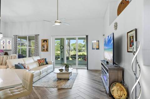 8945 Whitemarsh Avenue, Sarasota FL - photo 8 of 63