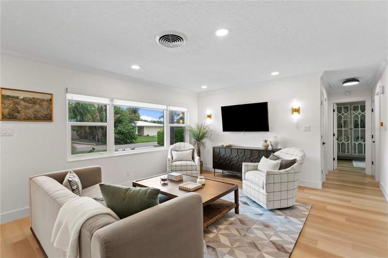 3 bedroom Single Family Residence at 154 45th Avenue, Crisp Manor, St Petersburg — photo 5