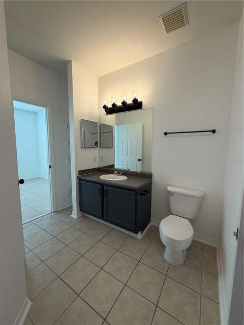3315 Parkchester Square Boulevard #301, Orlando FL - photo 8 of 22