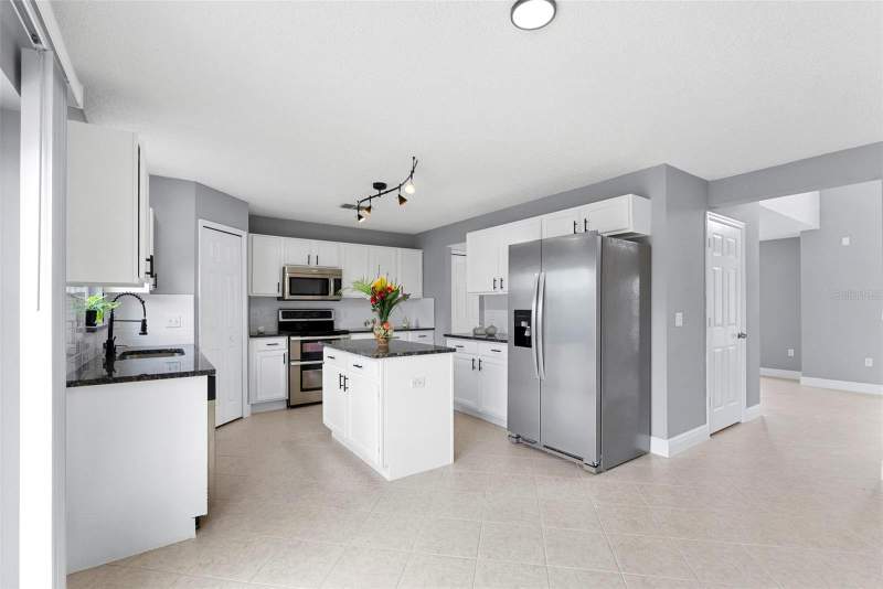 4 bedroom Single Family Residence at 9374 Mallard Street, Spring Hill, Spring Hill — photo 5