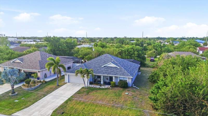 3 bedroom Single Family Residence at 11200 Carnegie Avenue, Port Charlotte Sec 065, Englewood — photo 3