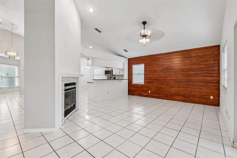 3 bedroom Single Family Residence at 4133 Barret Avenue, Walden Lake Unit 30 Ph 1 SE, Plant City — photo 5