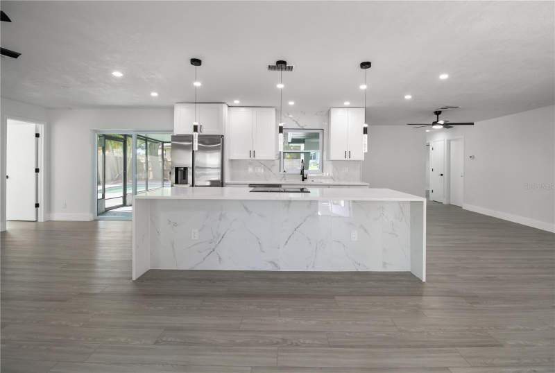 4 bedroom Single Family Residence at 11492 93rd Street, Oak Park Sub-Unit 4, Largo — photo 4