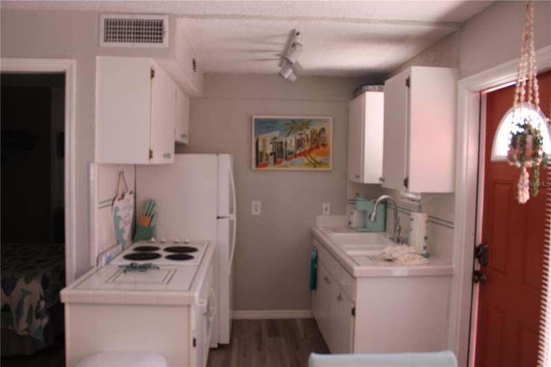 1 bedroom Condominium at 6800 Sunset Way #1708, Gulf Winds Apts Condo, St Pete Beach — photo 4
