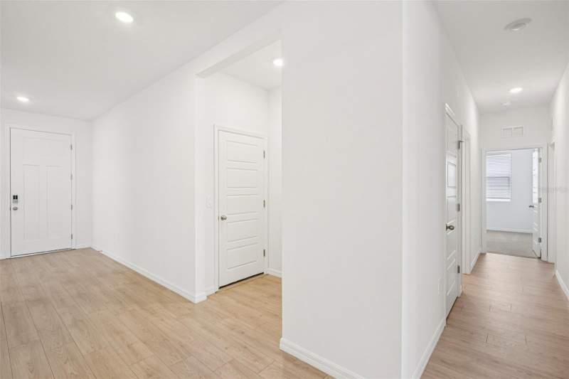 5 bedroom Single Family Residence at 4665 Barberry Avenue, Hawthorne Phase 3A-3B, Lakeland — photo 3