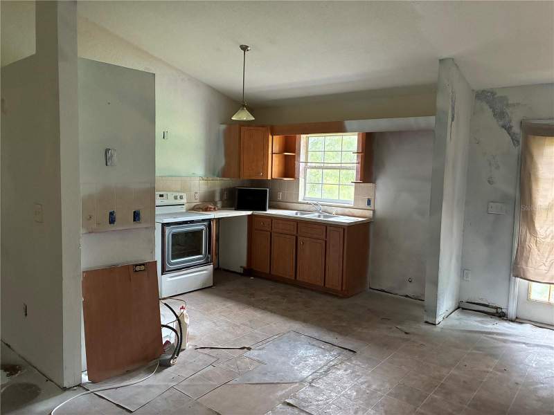 3 bedroom Single Family Residence at 8549 SW 136th Terrace, Rolling Hills 01, Dunnellon — photo 5