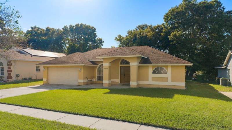 4 bedroom Single Family Residence at 3424 Alissa Court, Bretwood 02, Orlando — photo 2