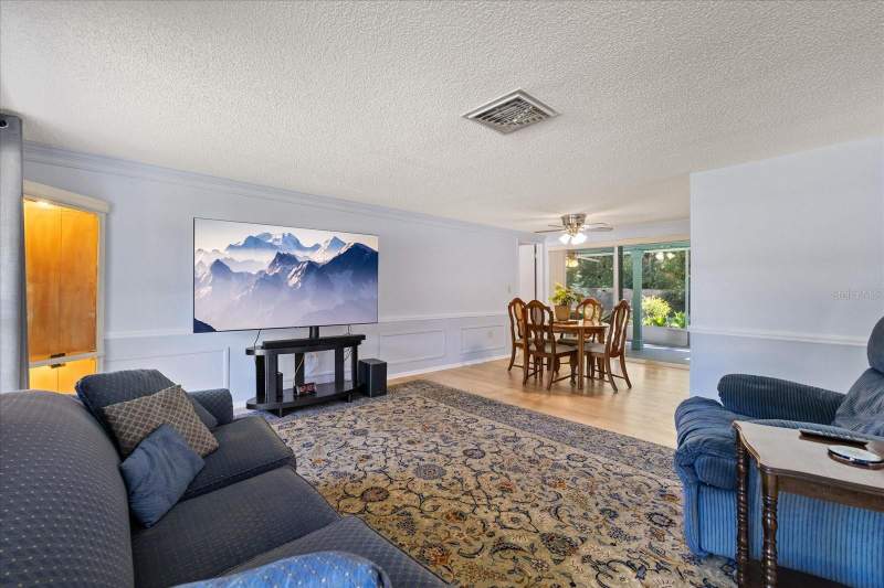 2 bedroom Single Family Residence at 8710 Arrowhead Drive, Beacon Woods Village, Hudson — photo 4