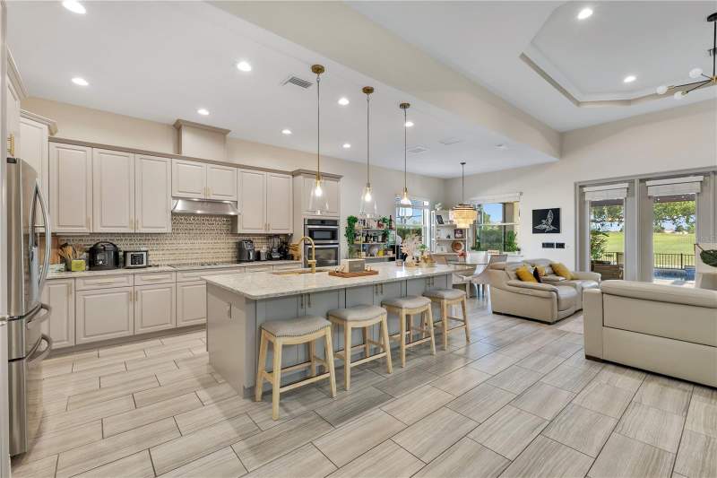 4 bedroom Single Family Residence at 10720 Gawsworth Point, Eagle Crk Ph 1A, Orlando — photo 3