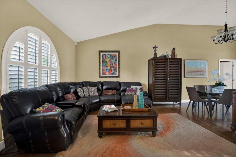 5 bedroom Single Family Residence at 804 Sandy Trail Place, Brentwood Hills Trct F Un 1, Brandon — photo 2