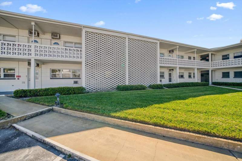 1 bedroom Condominium at 7050 Sunset Way #6, Sunset Plaza Apts Condo, St Pete Beach — photo 2